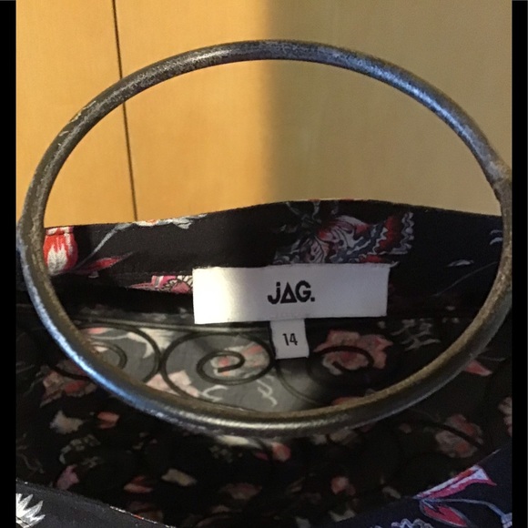 Shirt dress, purchased in Australia - Picture 2 of 4